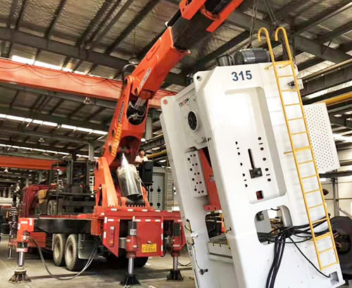 平阳县提升工作效率，选择优质折臂吊租赁服务