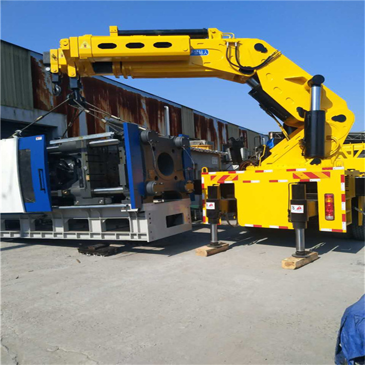 平阳县 大吨位折臂吊出租费用解析：一小时租赁多少钱