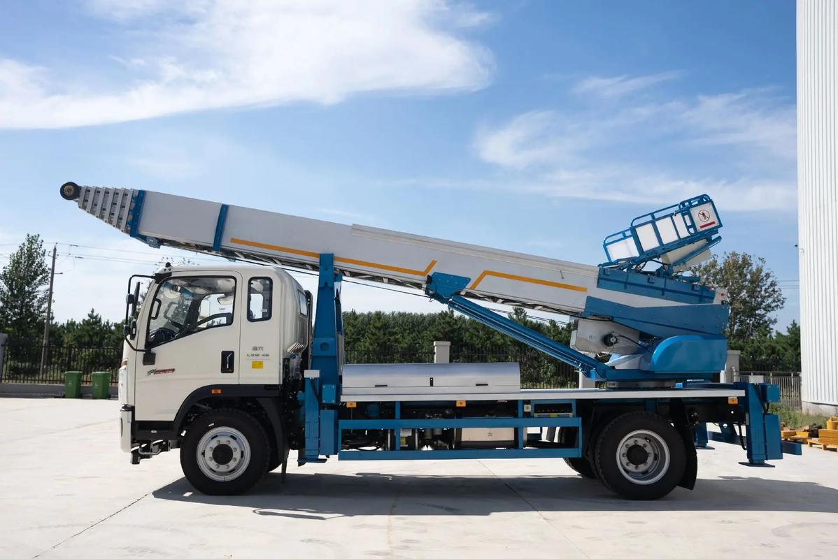 平阳县云梯上料车租赁费用