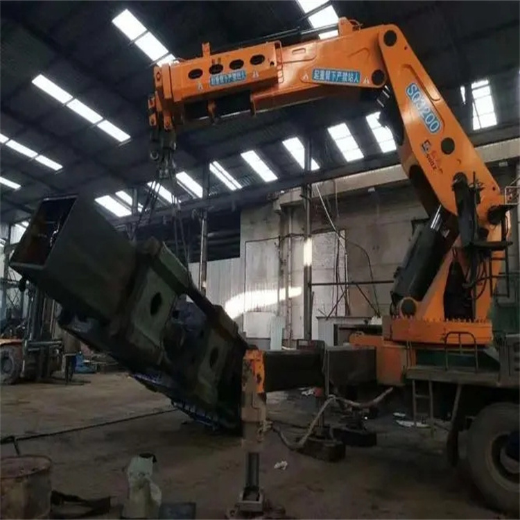 平阳县130吨折臂吊车出租吊机租赁附近电话